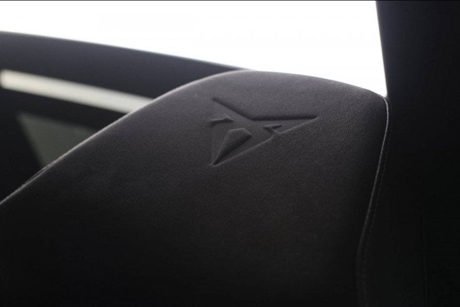 CUPRA Ateca 2.0 TSI 4DRIVE *Pano*Kuipstoelen*Trekhaak*360 Camera*Beats*