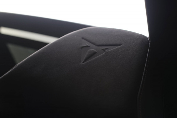 CUPRA Ateca 2.0 TSI 4DRIVE *Pano*Kuipstoelen*Trekhaak*360 Camera*Beats*