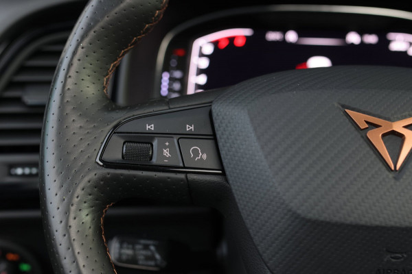 CUPRA Ateca 2.0 TSI 4DRIVE *Pano*Kuipstoelen*Trekhaak*360 Camera*Beats*