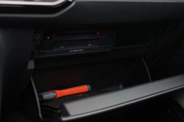 CUPRA Ateca 2.0 TSI 4DRIVE *Pano*Kuipstoelen*Trekhaak*360 Camera*Beats*