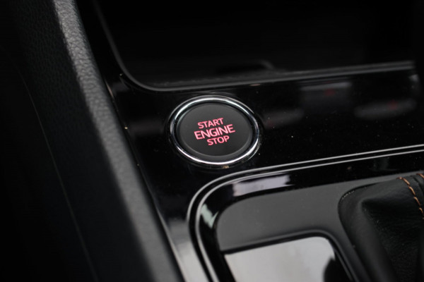 CUPRA Ateca 2.0 TSI 4DRIVE *Pano*Kuipstoelen*Trekhaak*360 Camera*Beats*