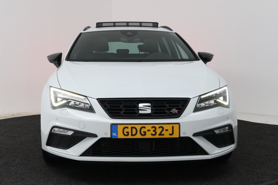 Seat Leon ST 1.5 TSI FR Ultimate Edition Black (PANORAMADAK, STOELVERWARMING, TREKHAAK AF, BEATS AUDIO, DIGITALE COCKPIT)