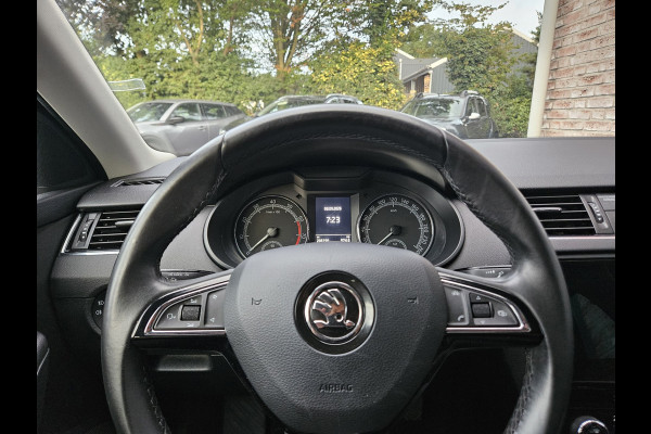 Škoda Octavia Combi 1.0 TSI Trekhaak! Carplay! Airco/Clima! Navigatie! Cruise Control! Nette Auto! Dealer Onderhouden!