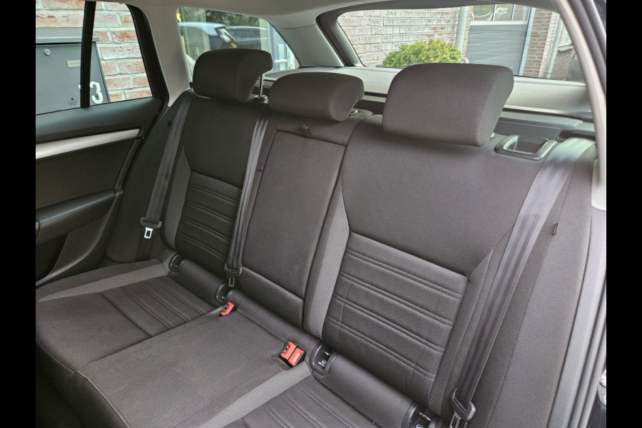 Škoda Octavia Combi 1.0 TSI Trekhaak! Carplay! Airco/Clima! Navigatie! Cruise Control! Nette Auto! Dealer Onderhouden!