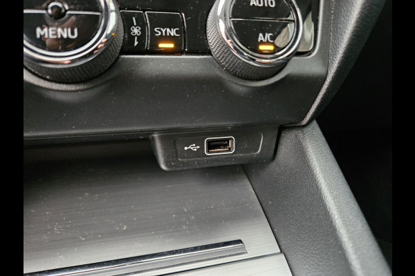 Škoda Octavia Combi 1.0 TSI Trekhaak! Carplay! Airco/Clima! Navigatie! Cruise Control! Nette Auto! Dealer Onderhouden!