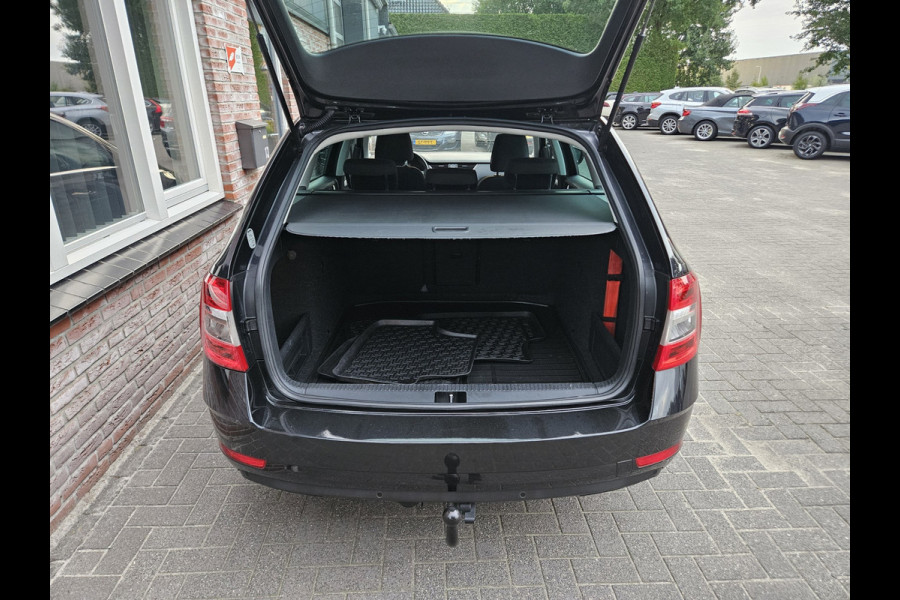 Škoda Octavia Combi 1.0 TSI Trekhaak! Carplay! Airco/Clima! Navigatie! Cruise Control! Nette Auto! Dealer Onderhouden!