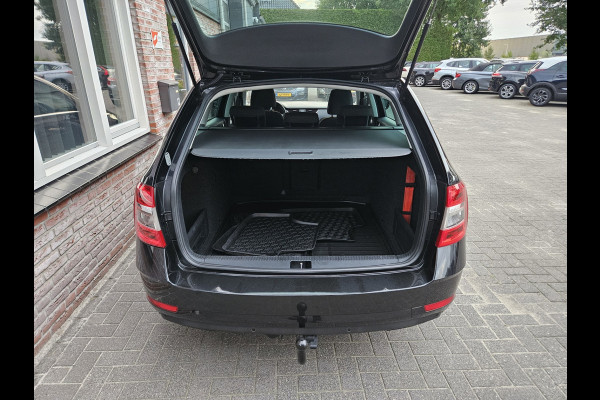 Škoda Octavia Combi 1.0 TSI Trekhaak! Carplay! Airco/Clima! Navigatie! Cruise Control! Nette Auto! Dealer Onderhouden!