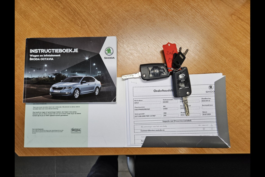 Škoda Octavia Combi 1.0 TSI Trekhaak! Carplay! Airco/Clima! Navigatie! Cruise Control! Nette Auto! Dealer Onderhouden!