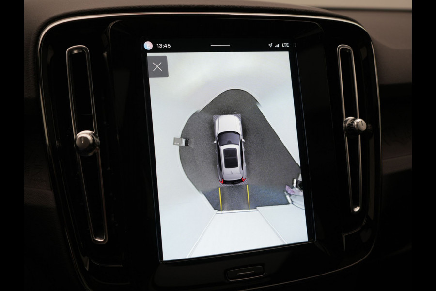 Volvo XC40 Recharge Ultimate 69 kWh 231pk Dealer O.H. | Panodak | Warmtepomp | 360 Camera | Adaptive Cruise | Harman / Kardon | Sportstoelen Memory & Verwarmd | Blis | Keyless | Pilot Assist | Apple Carplay | Stuur Verwarmd | Google Assistent &  | 20"L.M |
