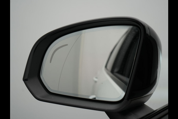 Volvo XC40 Recharge Ultimate 69 kWh 231pk Dealer O.H. | Panodak | Warmtepomp | 360 Camera | Adaptive Cruise | Harman / Kardon | Sportstoelen Memory & Verwarmd | Blis | Keyless | Pilot Assist | Apple Carplay | Stuur Verwarmd | Google Assistent &  | 20"L.M |