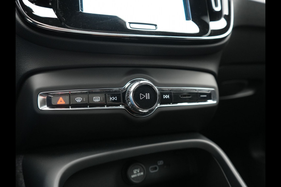 Volvo XC40 Recharge Ultimate 69 kWh 231pk Dealer O.H. | Panodak | Warmtepomp | 360 Camera | Adaptive Cruise | Harman / Kardon | Sportstoelen Memory & Verwarmd | Blis | Keyless | Pilot Assist | Apple Carplay | Stuur Verwarmd | Google Assistent &  | 20"L.M |