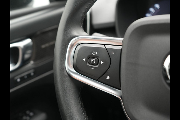 Volvo XC40 Recharge Ultimate 69 kWh 231pk Dealer O.H. | Panodak | Warmtepomp | 360 Camera | Adaptive Cruise | Harman / Kardon | Sportstoelen Memory & Verwarmd | Blis | Keyless | Pilot Assist | Apple Carplay | Stuur Verwarmd | Google Assistent &  | 20"L.M |