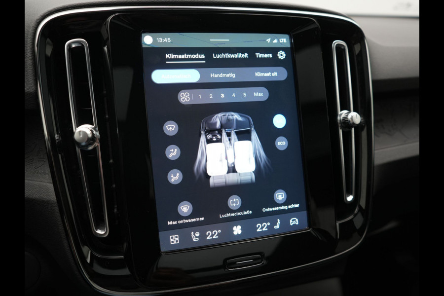 Volvo XC40 Recharge Ultimate 69 kWh 231pk Dealer O.H. | Panodak | Warmtepomp | 360 Camera | Adaptive Cruise | Harman / Kardon | Sportstoelen Memory & Verwarmd | Blis | Keyless | Pilot Assist | Apple Carplay | Stuur Verwarmd | Google Assistent &  | 20"L.M |