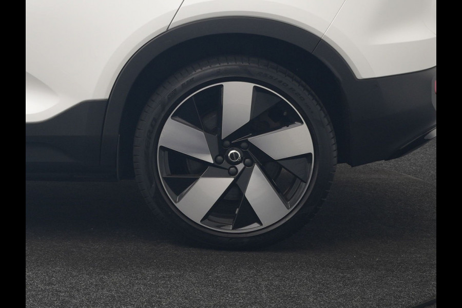 Volvo XC40 Recharge Ultimate 69 kWh 231pk Dealer O.H. | Panodak | Warmtepomp | 360 Camera | Adaptive Cruise | Harman / Kardon | Sportstoelen Memory & Verwarmd | Blis | Keyless | Pilot Assist | Apple Carplay | Stuur Verwarmd | Google Assistent &  | 20"L.M |