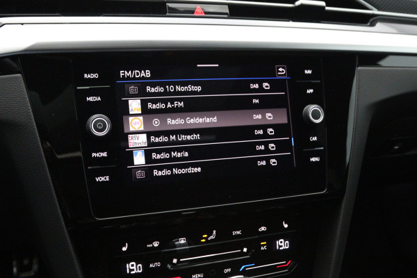 Volkswagen Arteon Shooting Brake 2.0 TSI 190 PK R-Line Business+, Panoramadak, Trekhaak, LED, Camera, Carplay