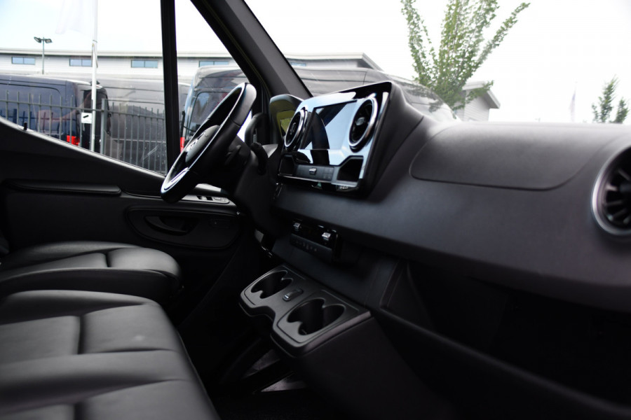Mercedes-Benz Sprinter 519 V6 3.0 CDI L4H2 PB Edition N1, 360 Camera, Cruise, Carplay, 10,5'' Mbux, Automaat, Sensoren, 190pk, Elektrische deur, Stoelverwarming, Geveerde stoel, Uniek! 319