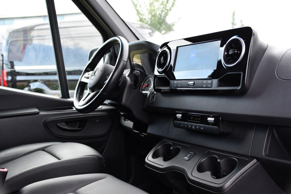 Mercedes-Benz Sprinter 519 V6 3.0 CDI L4H2 PB Edition N1, 360 Camera, Cruise, Carplay, 10,5'' Mbux, Automaat, Sensoren, 190pk, Elektrische deur, Stoelverwarming, Geveerde stoel, Uniek! 319