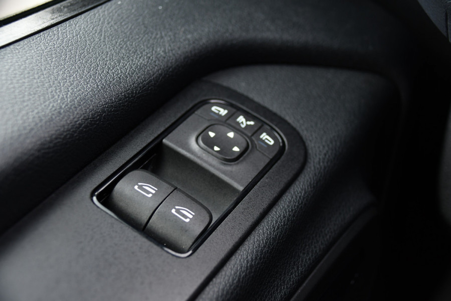 Mercedes-Benz Sprinter 519 V6 3.0 CDI L4H2 PB Edition N1, 360 Camera, Cruise, Carplay, 10,5'' Mbux, Automaat, Sensoren, 190pk, Elektrische deur, Stoelverwarming, Geveerde stoel, Uniek! 319
