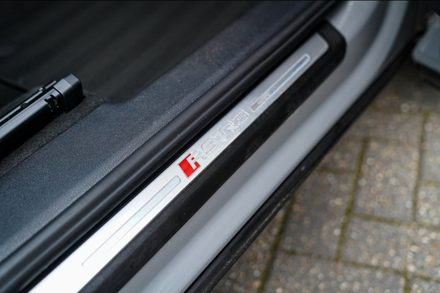 Audi RSQ3 Sportback TFSI RS | Schuifdak | RS Zetels | Bang&Olufsen 3D Premium | Adaptieve Cruise | Sport uitlaat | NardoGrey |