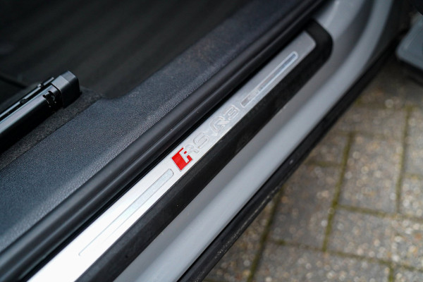 Audi RSQ3 Sportback TFSI RS | Schuifdak | RS Zetels | Bang&Olufsen 3D Premium | Adaptieve Cruise | Sport uitlaat | NardoGrey |