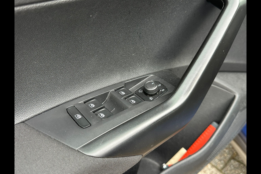 Volkswagen Taigo 1.0 TSI Life CAMERA|APPLE CARPLAY|STOELVERW|