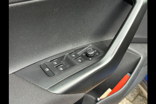 Volkswagen Taigo 1.0 TSI Life CAMERA|APPLE CARPLAY|STOELVERW|