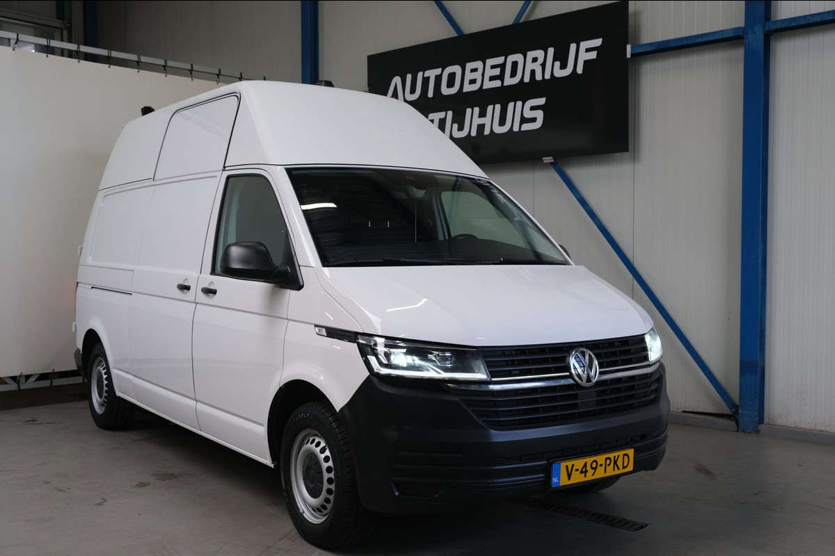 Volkswagen Transporter 2.0 TDI L2H2 30 - Airco, Cruise, PDC, Carplay, Inrichting, Trekhaak.