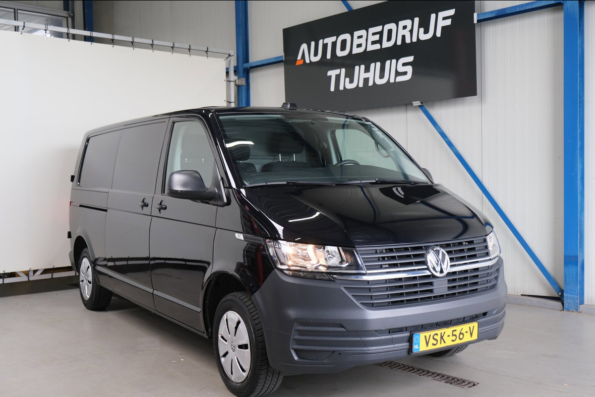 Volkswagen Transporter 2.0 TDI 150PK L2H1 28 Comfortline Automaat - Airco, Cruise, Navi, PDC, Camera, Carplay, Trekhaak.