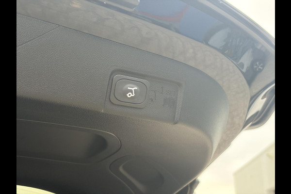 Ford Puma Gen-E Premium 44 kWh Panoramadak | Winter Pack | Driver Pack | 11800 KM.