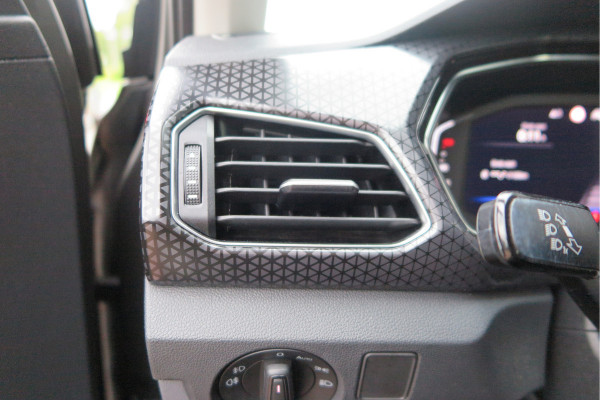 Volkswagen T-Cross 1.0 TSI 110pk DSG Style, Led, Virtual Cockpit, Navigatie, Stoelverwarming, DAB+ ,Carplay ,etc .