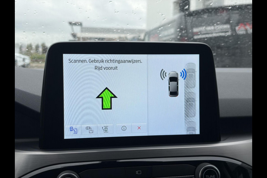 Ford Kuga 2.5 PHEV Titanium | Adaptive cruise control | Winter Pack | Dodehoeksensoren | Camera