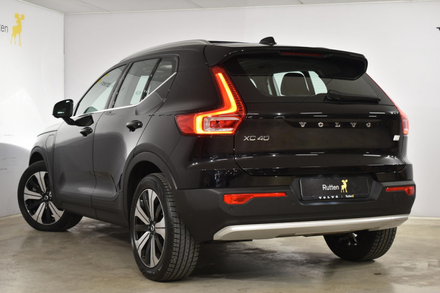 Volvo XC40 T5 262PK Recharge Inscription / Adaptive Cruise Control / Leren bekleding / Elektrisch verstelbare stoelen met geheugen / Stoel- en stuurverwarming / Elektrisch panorama schuifdak / Trekhaak elektrisch uitklapbaar/ Elektrische achterklep / Achteruitrijcamera / Parkeersensoren V+A