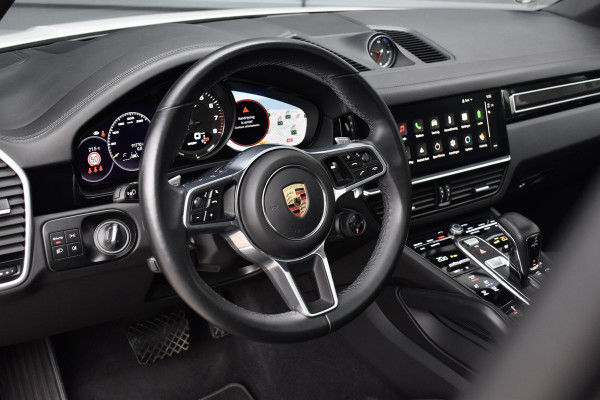 Porsche Cayenne Coupé 3.0 E-Hybrid Platinum Edition SportDesign *Krijt* | Sportuitlaat | Panorama | ACC | Trekhaak | Ventilatie | Achterasbesturing | Bose | Head-Up | 22'' Wielen |