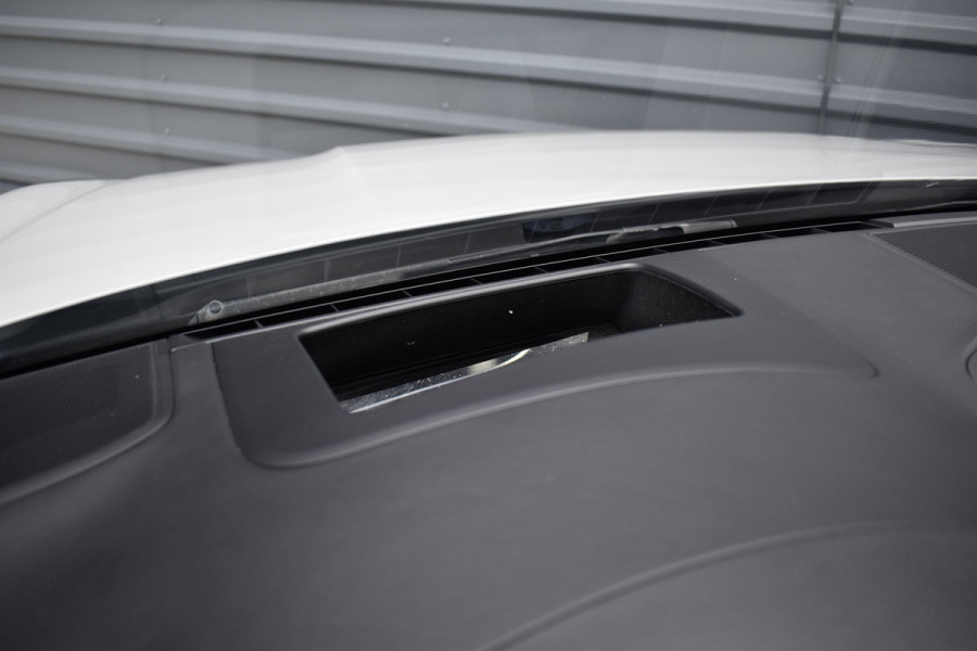 Porsche Cayenne Coupé 3.0 E-Hybrid Platinum Edition SportDesign *Krijt* | Sportuitlaat | Panorama | ACC | Trekhaak | Ventilatie | Achterasbesturing | Bose | Head-Up | 22'' Wielen |
