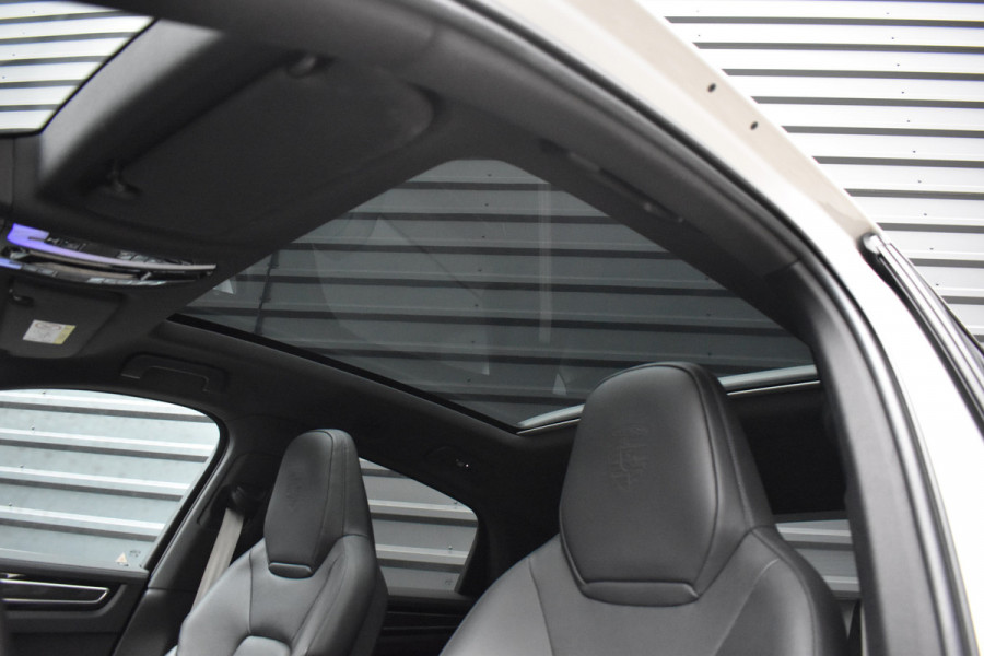 Porsche Cayenne Coupé 3.0 E-Hybrid Platinum Edition SportDesign *Krijt* | Sportuitlaat | Panorama | ACC | Trekhaak | Ventilatie | Achterasbesturing | Bose | Head-Up | 22'' Wielen |