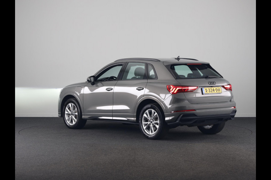 Audi Q3 45 TFSI e S edition 245pk | Navigatiesysteem full map | S Line exterieur met lederen bekleding | Apple Carplay/Android Auto |  Achteruitrijcamera | Dodehoekdetectie |
