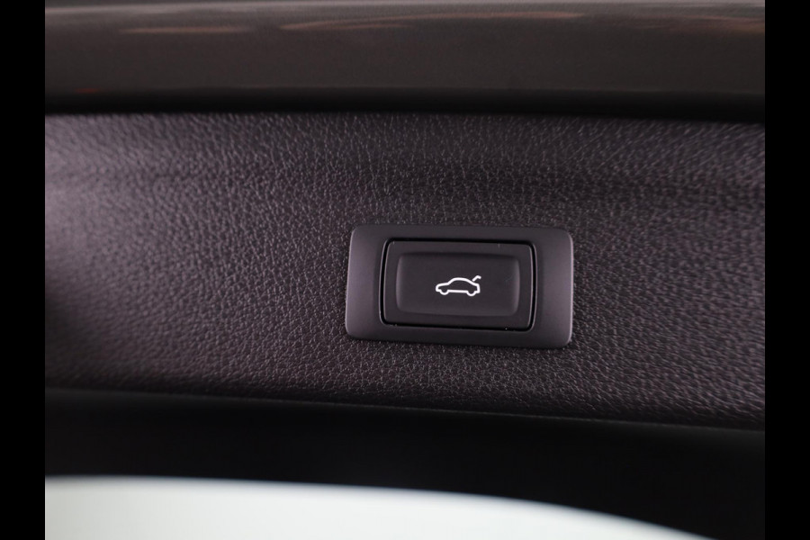 Audi Q3 45 TFSI e S edition 245pk | Navigatiesysteem full map | S Line exterieur met lederen bekleding | Apple Carplay/Android Auto |  Achteruitrijcamera | Dodehoekdetectie |