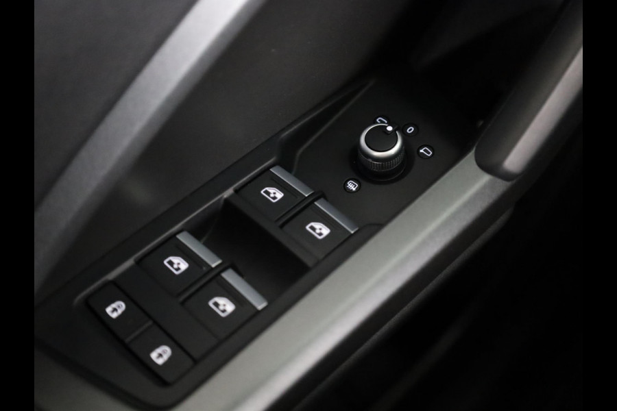 Audi Q3 45 TFSI e S edition 245pk | Navigatiesysteem full map | S Line exterieur met lederen bekleding | Apple Carplay/Android Auto |  Achteruitrijcamera | Dodehoekdetectie |