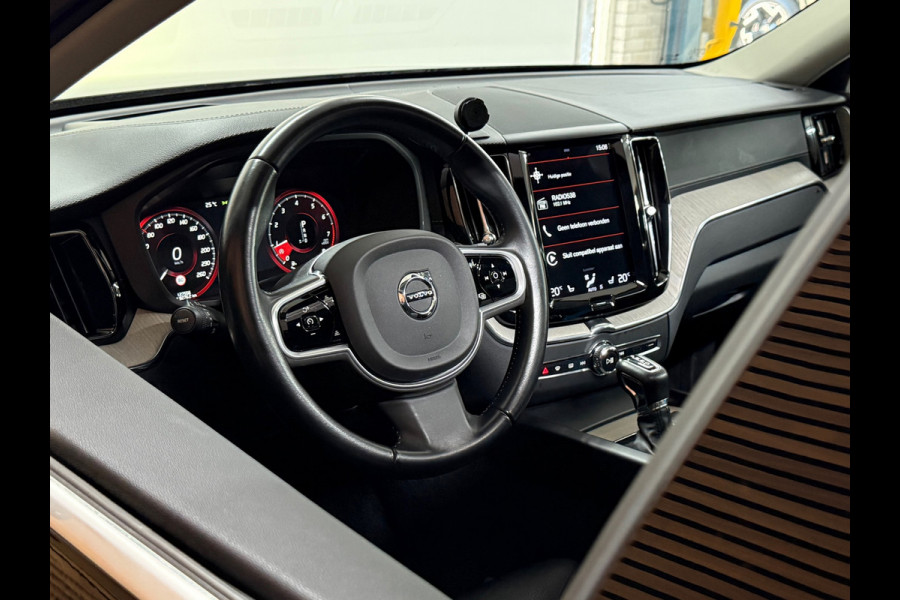 Volvo XC60 2.0 T5 Inscription | 250PK | Automaat | Leder | Camera | Trekhaak | Pano | Navi | 12,3” Digitaal Display