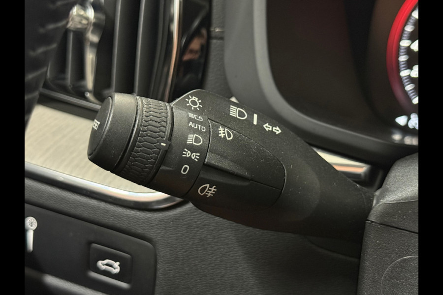 Volvo XC60 2.0 T5 Inscription | 250PK | Automaat | Leder | Camera | Trekhaak | Pano | Navi | 12,3” Digitaal Display