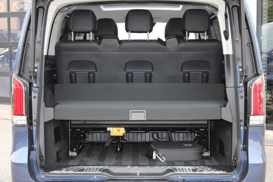 Mercedes-Benz Eqv 300 L2 / AMG / Panorama / Luchtvering / 7-Persoons / Slaapbank / 360 Camera / Vol Opties / NIEUWSTAAT