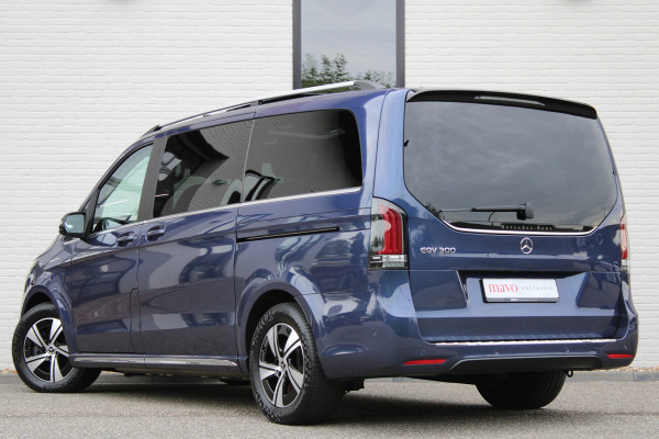 Mercedes-Benz Eqv 300 L2 / AMG / Panorama / Luchtvering / 7-Persoons / Slaapbank / 360 Camera / Vol Opties / NIEUWSTAAT