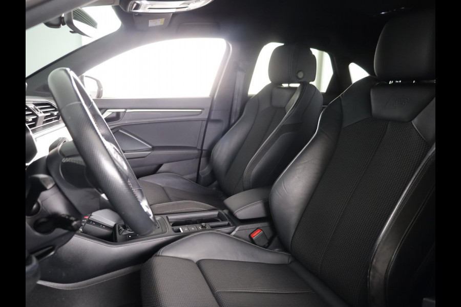 Audi Q3 Sportback 35 TFSI S Edition 150pk | Parkeer pakket | Apple Carplay/Android Auto | Climate control | Full-LED koplampen | Navigatiesysteem full map + hard disk | S Line exterieur en interieur | Lichtmetalen velgen 10-spaaks 19" | Voorstoelen verwarmd