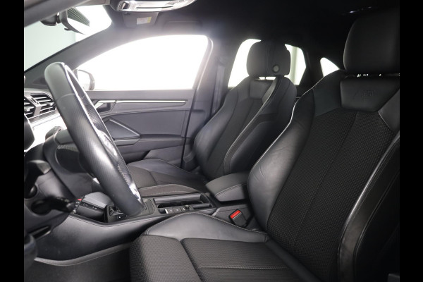 Audi Q3 Sportback 35 TFSI S Edition 150pk | Parkeer pakket | Apple Carplay/Android Auto | Climate control | Full-LED koplampen | Navigatiesysteem full map + hard disk | S Line exterieur en interieur | Lichtmetalen velgen 10-spaaks 19" | Voorstoelen verwarmd