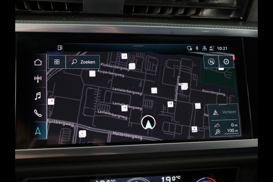 Audi Q3 Sportback 35 TFSI S Edition 150pk | Parkeer pakket | Apple Carplay/Android Auto | Climate control | Full-LED koplampen | Navigatiesysteem full map + hard disk | S Line exterieur en interieur | Lichtmetalen velgen 10-spaaks 19" | Voorstoelen verwarmd