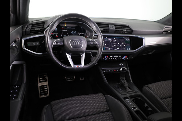 Audi Q3 Sportback 35 TFSI S Edition 150pk | Parkeer pakket | Apple Carplay/Android Auto | Climate control | Full-LED koplampen | Navigatiesysteem full map + hard disk | S Line exterieur en interieur | Lichtmetalen velgen 10-spaaks 19" | Voorstoelen verwarmd