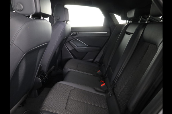 Audi Q3 Sportback 35 TFSI S Edition 150pk | Parkeer pakket | Apple Carplay/Android Auto | Climate control | Full-LED koplampen | Navigatiesysteem full map + hard disk | S Line exterieur en interieur | Lichtmetalen velgen 10-spaaks 19" | Voorstoelen verwarmd