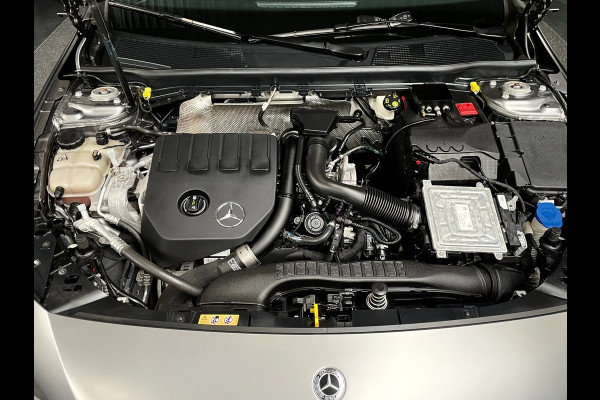 Mercedes-Benz A-Klasse 180 Premium Plus 35 AMG-Aerodynamic PANO NAP