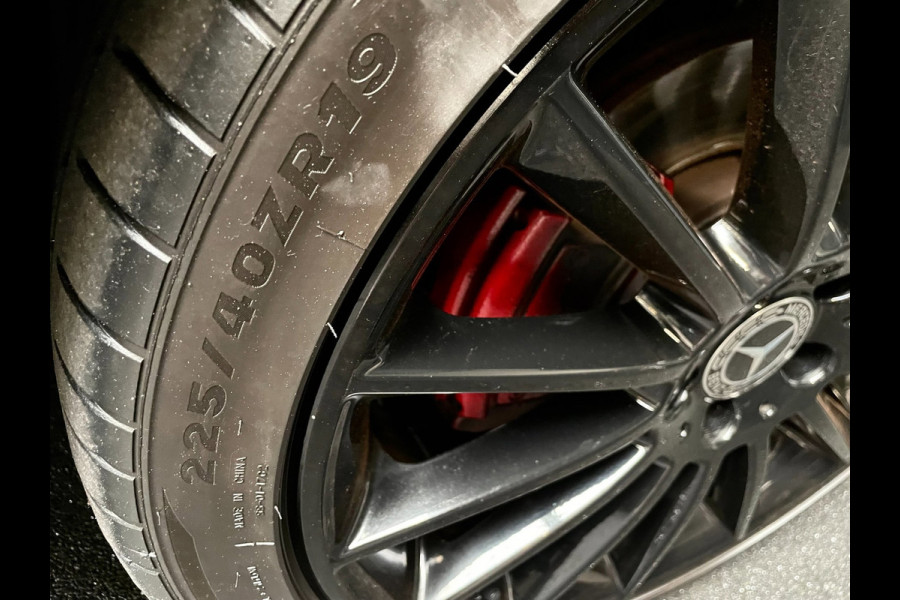 Mercedes-Benz A-Klasse 180 Premium Plus 35 AMG-Aerodynamic PANO NAP