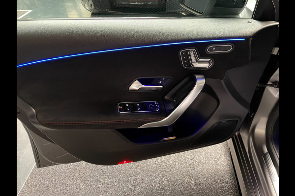 Mercedes-Benz A-Klasse 180 Premium Plus 35 AMG-Aerodynamic PANO NAP